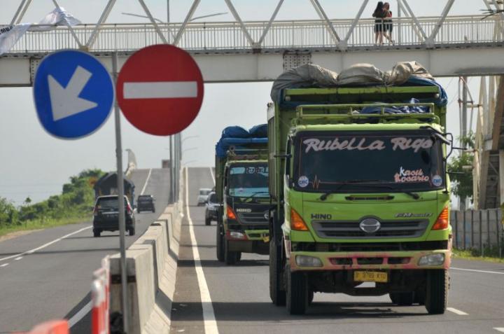 Tegas ! Mobil Melebihi Kapasitas Termasuk Tindak Kejahatan Lalu Lintas